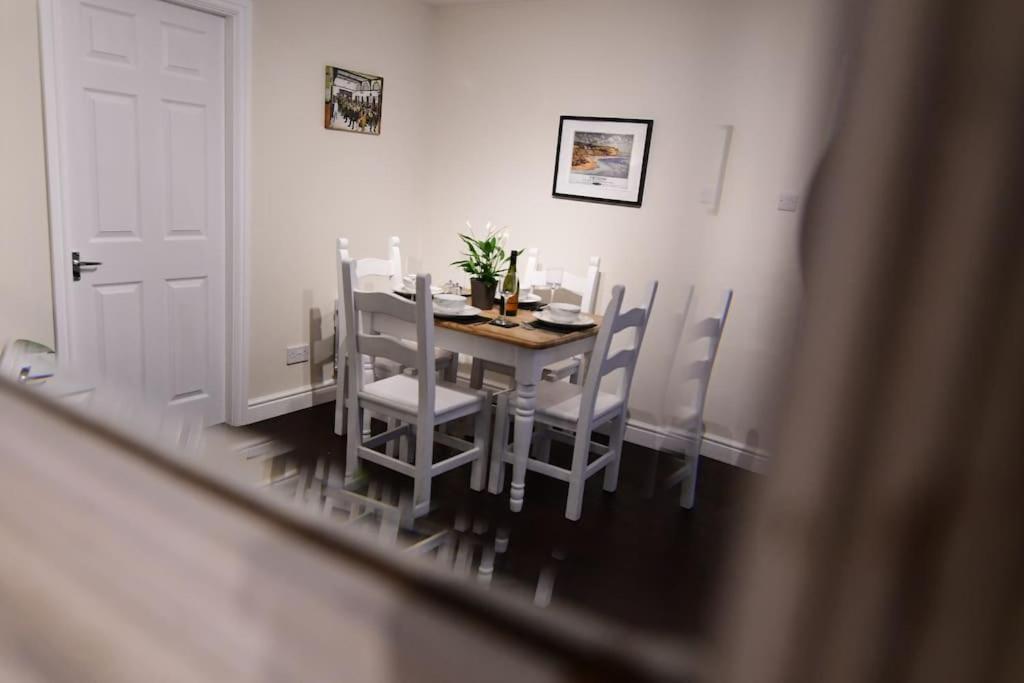 Loveyork Priory Apartment - Central With Parking Екстериор снимка