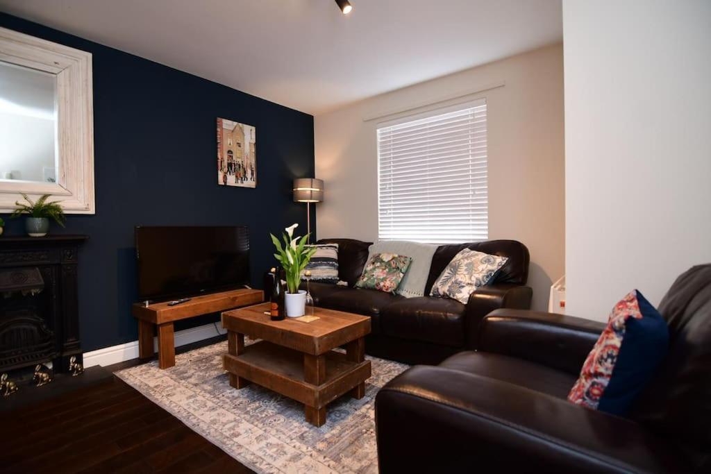 Loveyork Priory Apartment - Central With Parking Екстериор снимка