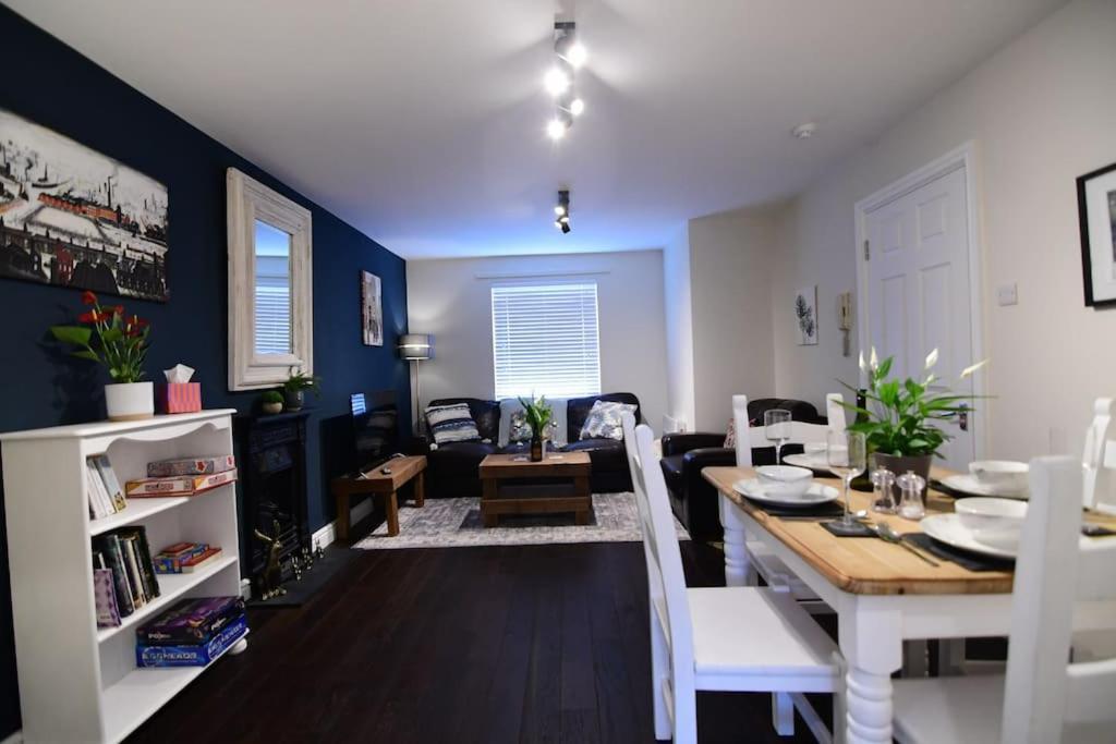 Loveyork Priory Apartment - Central With Parking Екстериор снимка