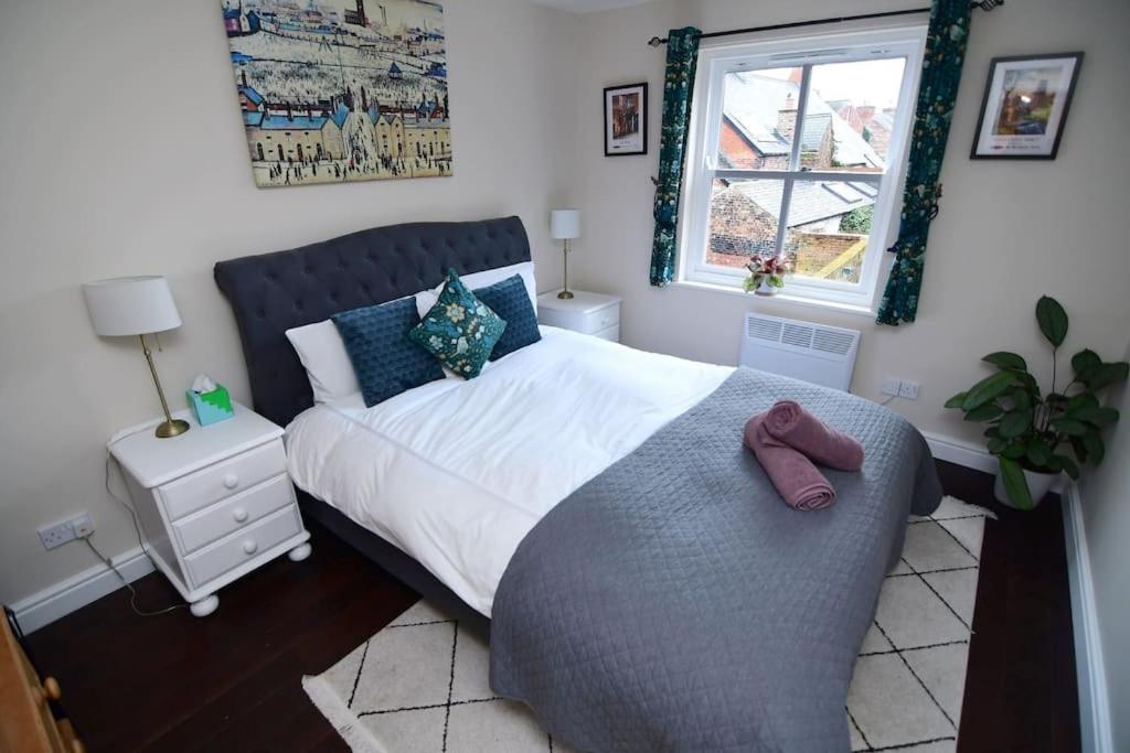 Loveyork Priory Apartment - Central With Parking Екстериор снимка