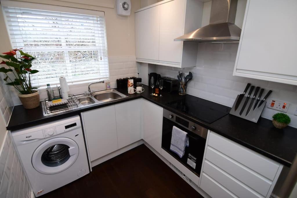 Loveyork Priory Apartment - Central With Parking Екстериор снимка