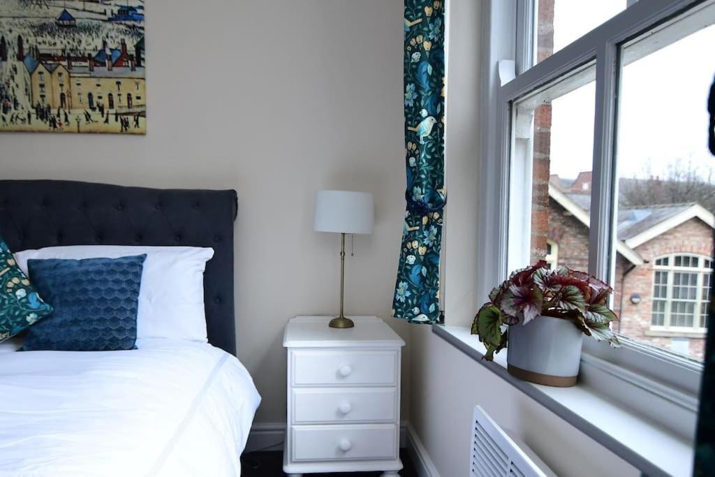 Loveyork Priory Apartment - Central With Parking Екстериор снимка